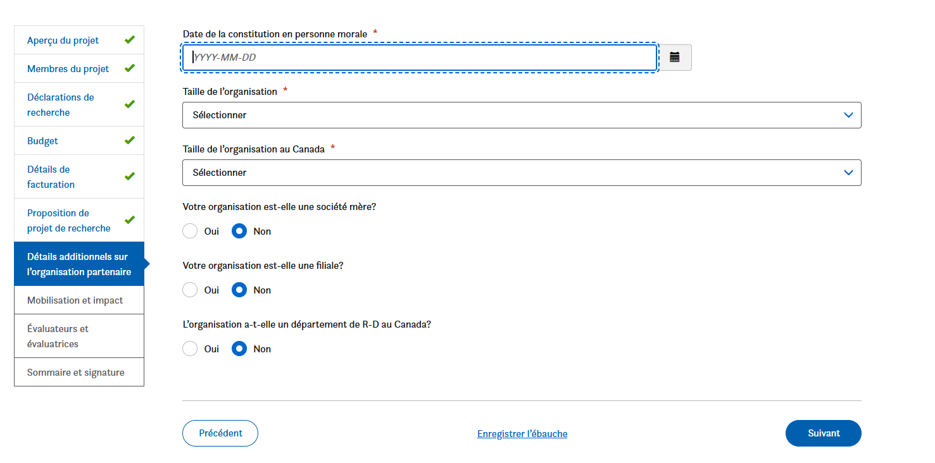 Un formulaire web intitulé Détails additionnels sur l'organisation partenaire avec des champs pour la date de constitution en personne morale, la taille de l’organisation, la taille de l’organisation au Canada, ainsi que des questions sur le statut de la société mère, les filiales et la R-D au Canada.